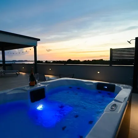 Magic Sunset Apartment *